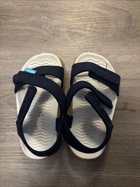 Native Kids Navy and White Velcro Strap Sandals toddler size 7